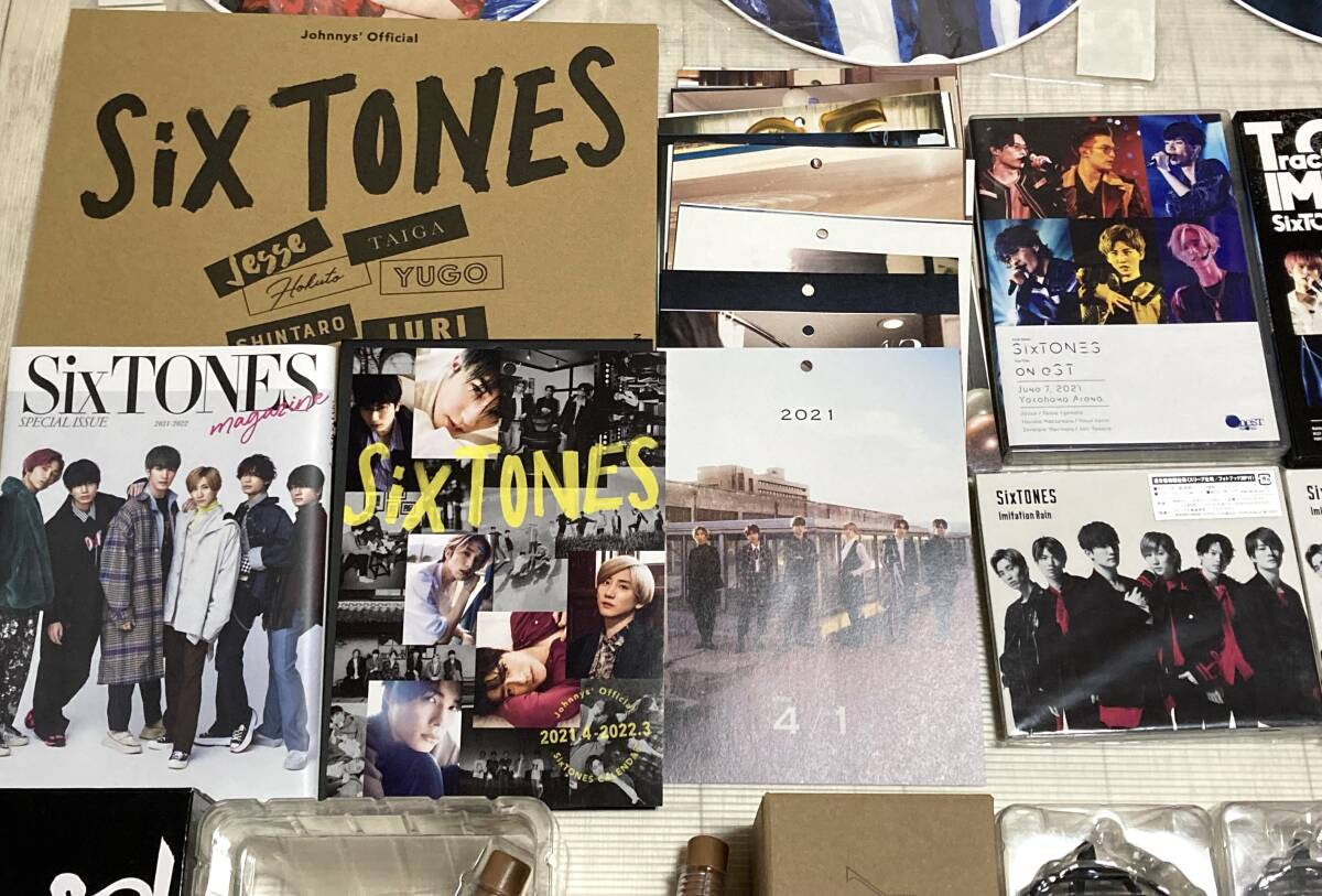 SixTONES グッズ まとめ うちわ ペンライト 公式写真 CD・DVD・BD アクスタ カレンダー ステッカー 他_画像4