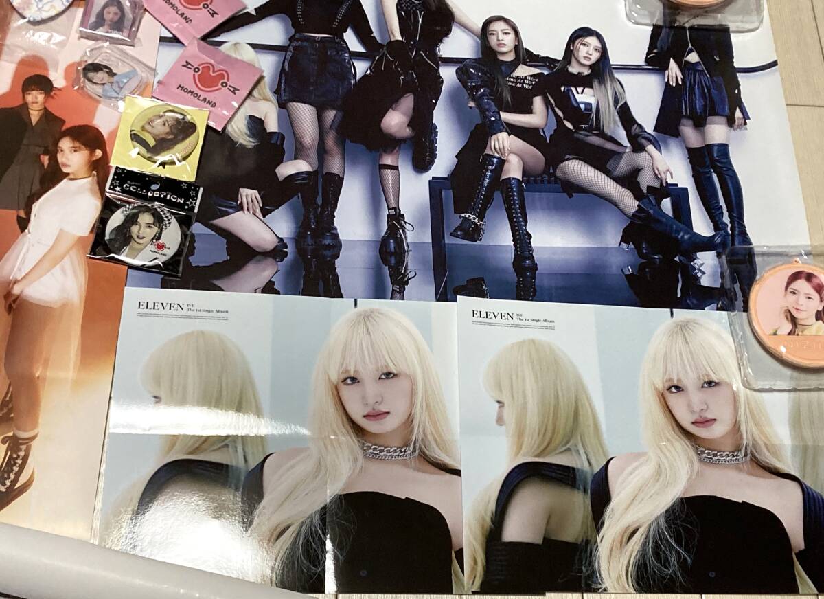 K-POP　女性アイドル　グッズ まとめて　うちわ　トレカ　ポスター　写真　アクキー　缶バッジ　ポスター 他　 TWICE　IZ*ONE　NIZIU 他_画像10
