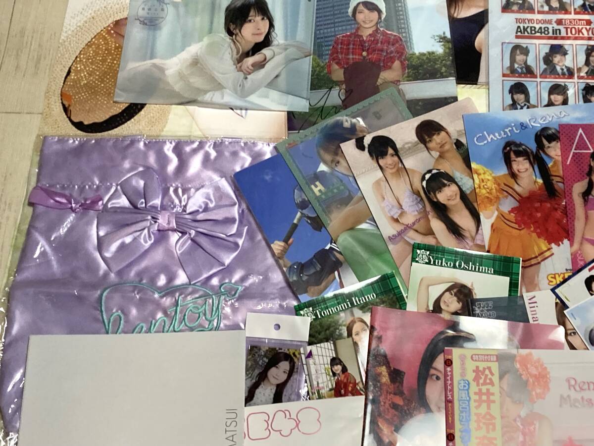 女性アイドル グッズ まとめ売り AKB SKE 乃木坂 欅坂 日向坂 グラビア系 ライブグッズ トレカ クリアファイル ポスター 他_画像5