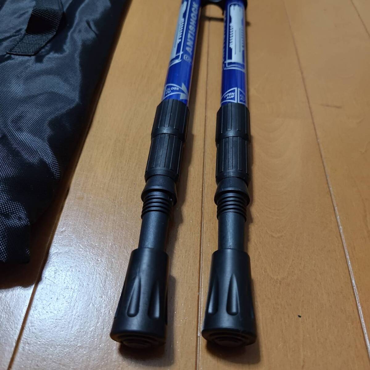 トレッキングポール　I型グリップ　Anti shock付き 三段式伸縮 ブルー_画像4