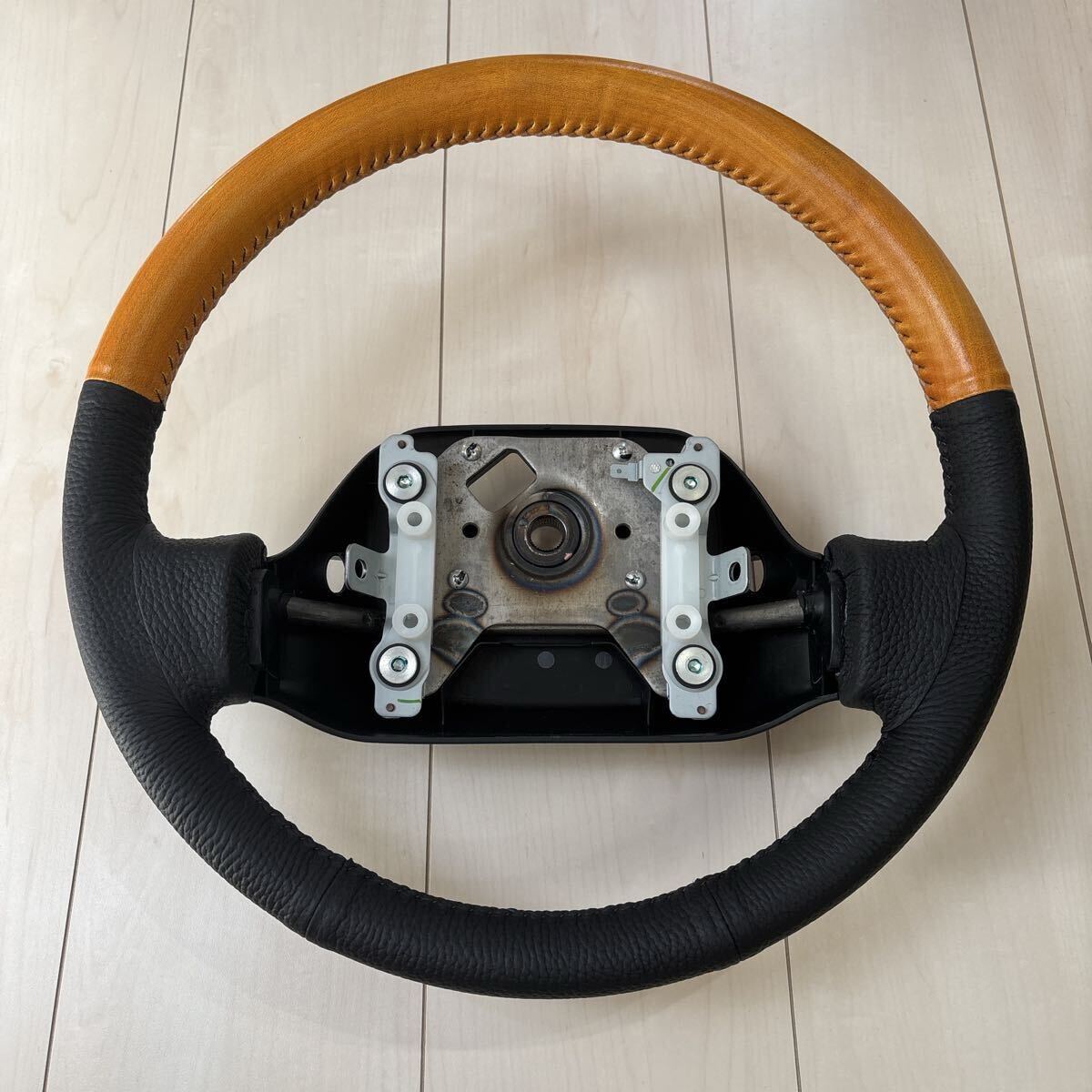 スバル製サンバー TW.TV.TTハンドル 本革カバー巻き 純正ステアリング ウッド調×ブラックレザーカバー巻きハンドル _画像1