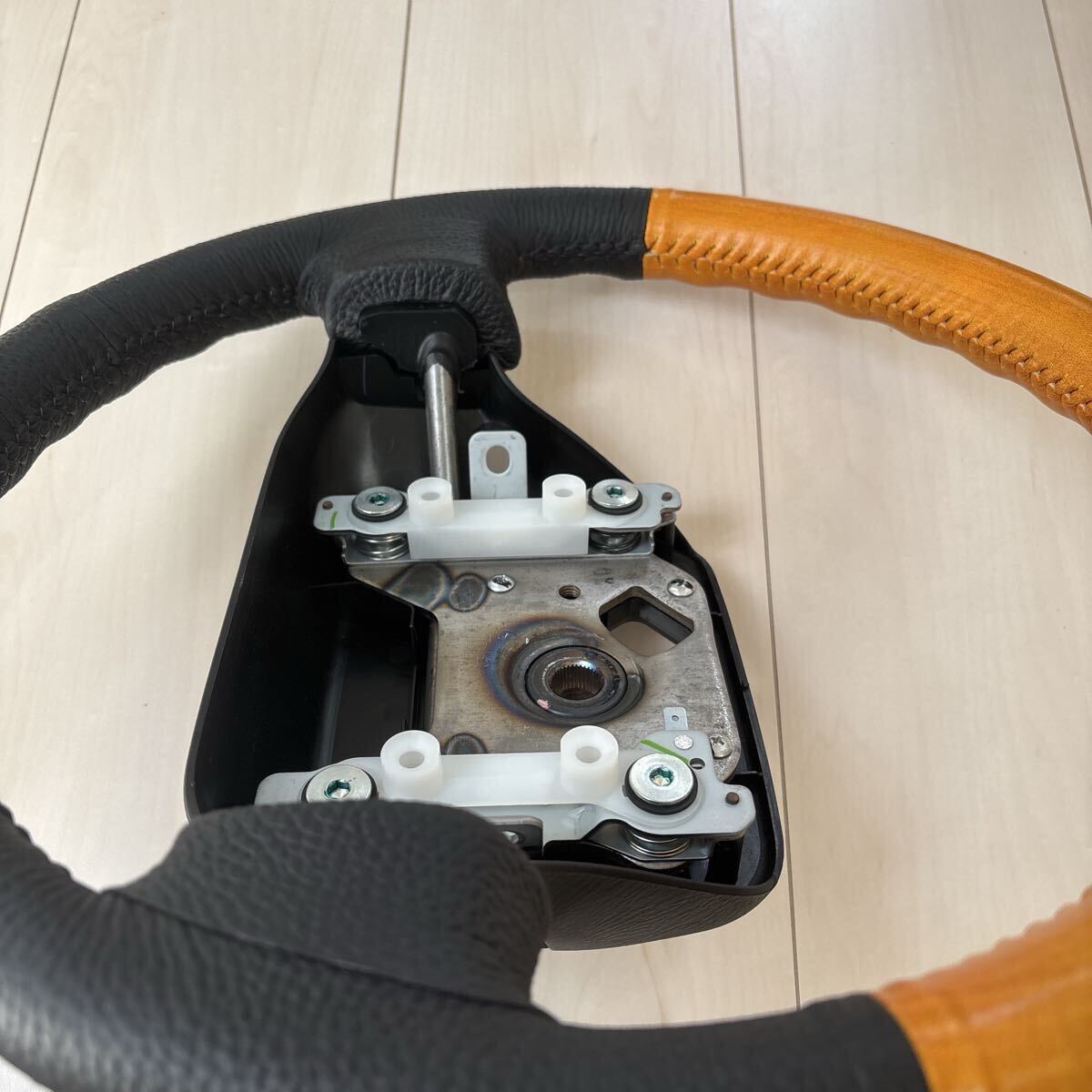スバル製サンバー TW.TV.TTハンドル 本革カバー巻き 純正ステアリング ウッド調×ブラックレザーカバー巻きハンドル _画像3