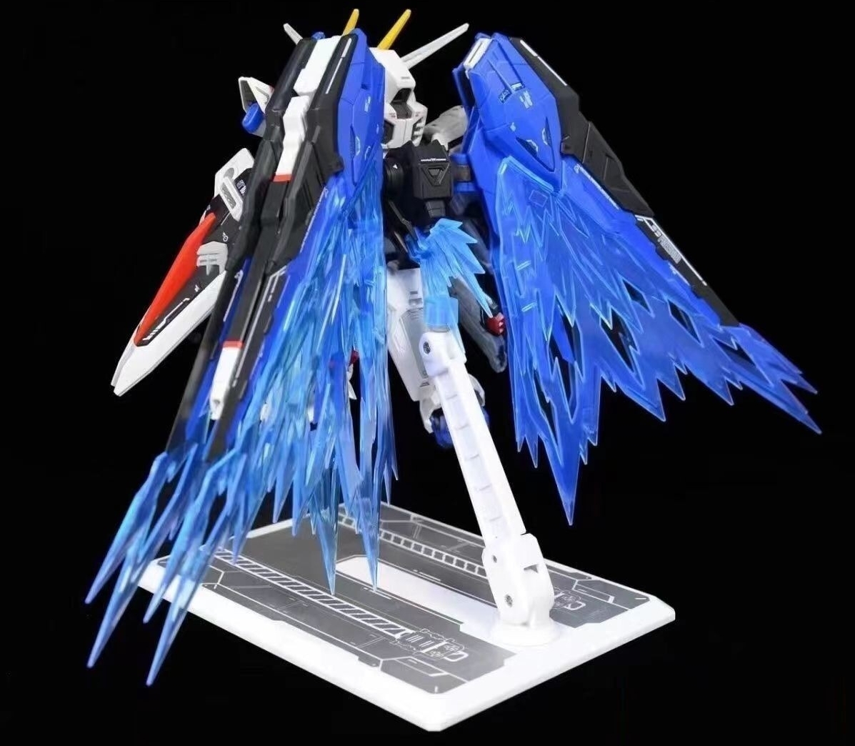 新品　MGSD フリーダムガンダム 用 光の翼エフェクトパーツ 改造パーツ ブルー色　未組立　海外製プラモデル　本体無し_画像2
