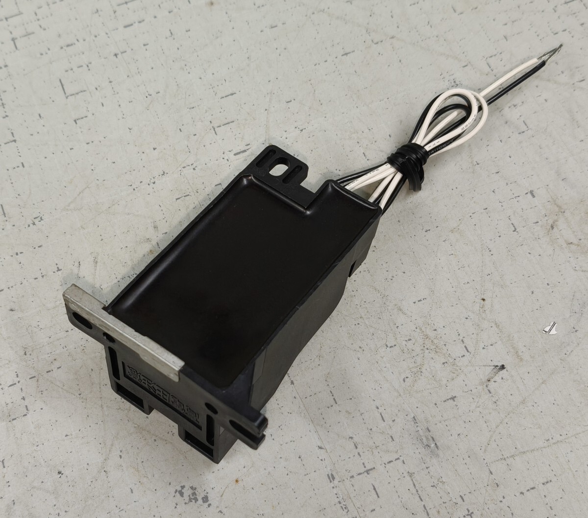 4-給湯器/点火トランス/イグナイタ/スパーカ/高圧トランス/K-300/電極欠品/動作良好/中古部品_画像5