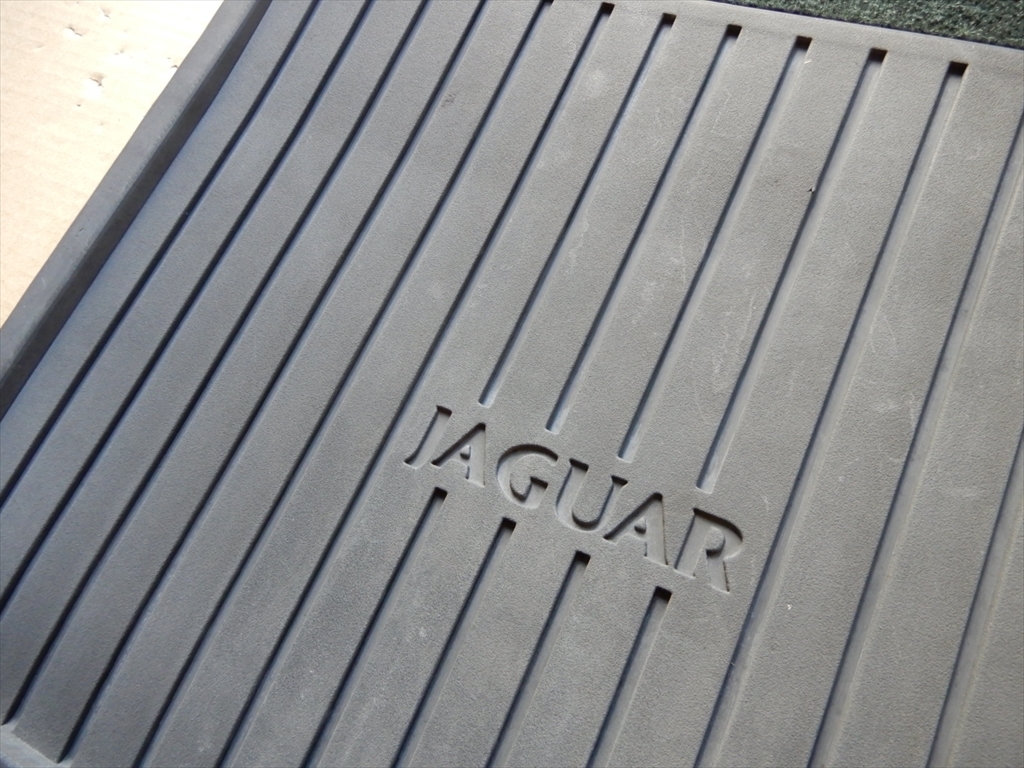 быстрое решение! Jaguar XF оригинальный для водительского сиденья резиновый коврик на пол Raver коврик!