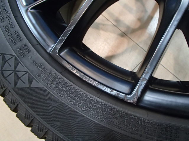 純正キャップ&純正ボルト対応 中古 冬 4本SET ケレナーズ 艶消し黒 17in PCD112 コンチネンタル 225/45R17 ミニ MINI F54 BMW F40 F44_画像4
