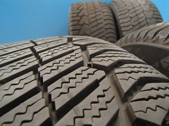 純正キャップ&純正ボルト対応 中古 冬 4本SET ケレナーズ 艶消し黒 17in PCD112 コンチネンタル 225/45R17 ミニ MINI F54 BMW F40 F44_画像10