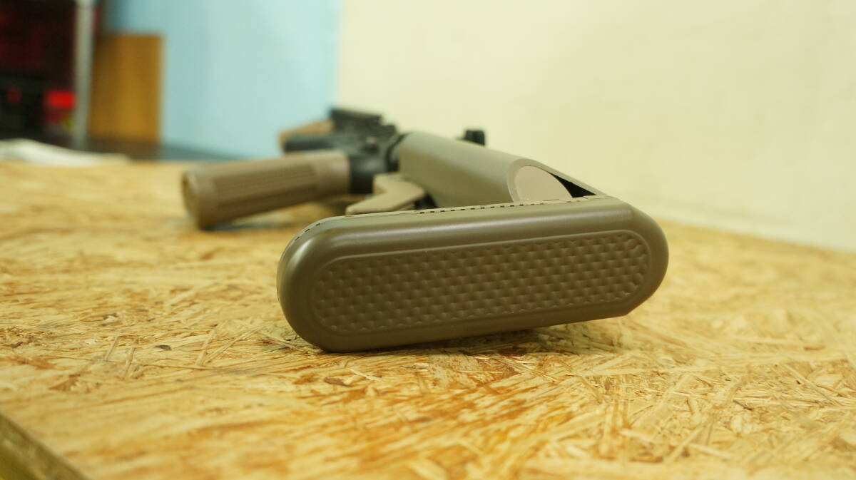 VFC M4A1 電動ガン 中古品 マガジン欠品 傷、汚れ有 動作品 ポートカバー不具合有_画像5