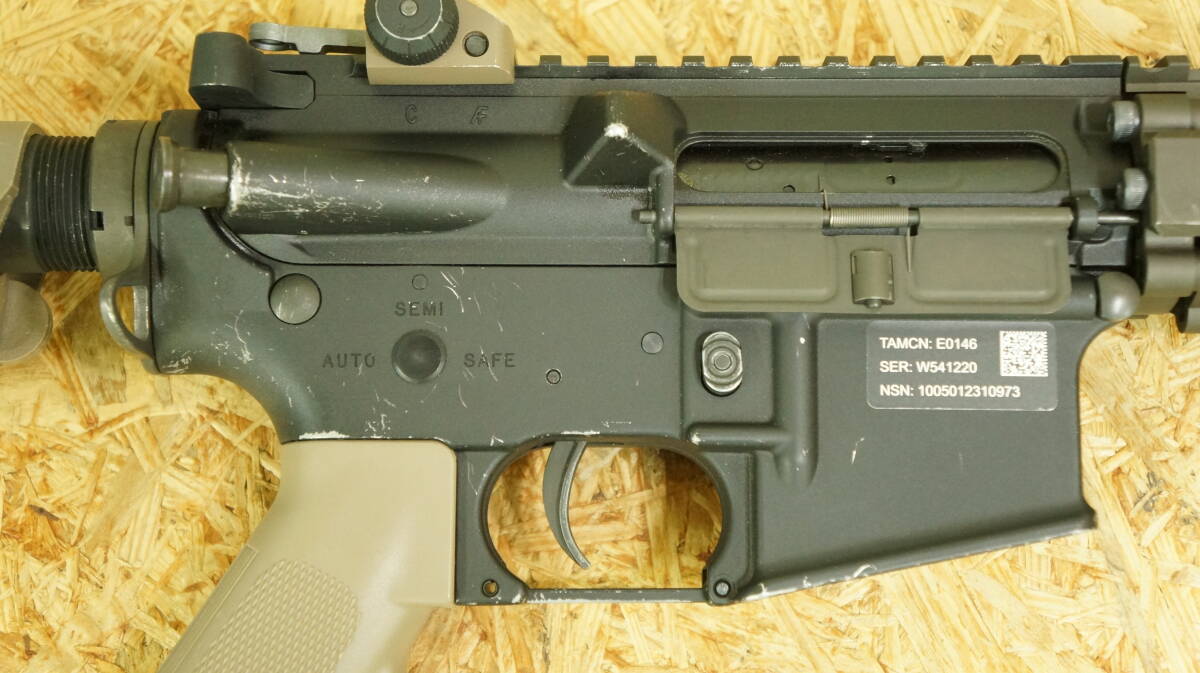 VFC M4A1 電動ガン 中古品 マガジン欠品 傷、汚れ有 動作品 ポートカバー不具合有_画像7