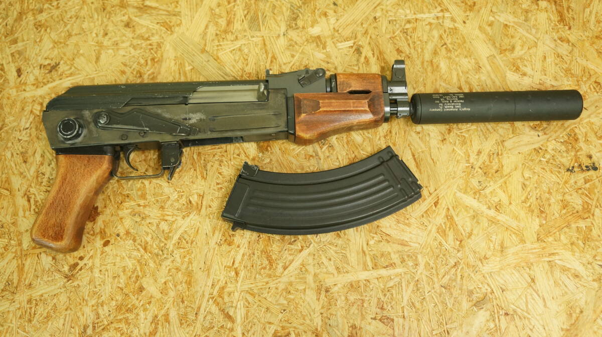 CYMA AK47 / MP5 SD6 電動ガン2点セット　中古ジャンク品　傷、汚れ有　AK-47動作品、ストック欠品　MP5不動品、マガジン欠品_画像8