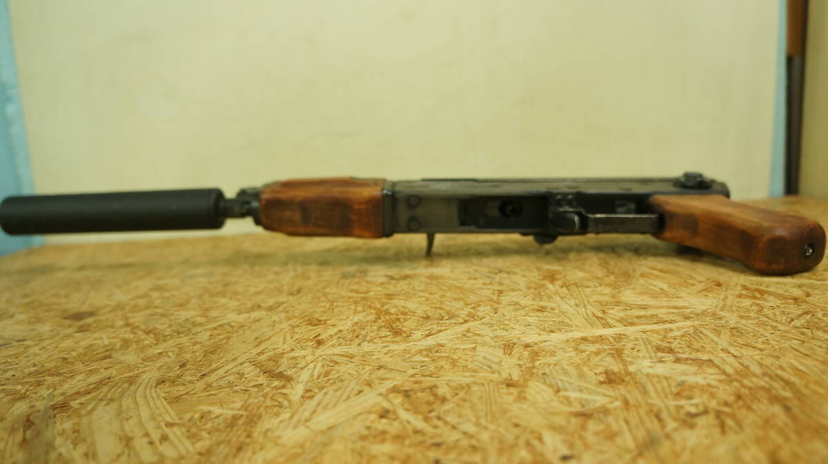 CYMA AK47 / MP5 SD6 電動ガン2点セット　中古ジャンク品　傷、汚れ有　AK-47動作品、ストック欠品　MP5不動品、マガジン欠品_画像9