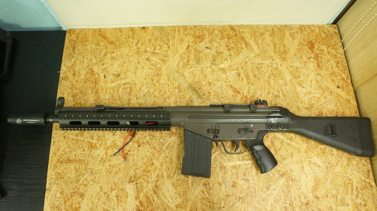 東京マルイ G3 SG1 / 東京マルイ M16 A2 / DBOYS M4 CASV 電動ガン ジャンク品3点まとめ　傷、汚れ有_画像8