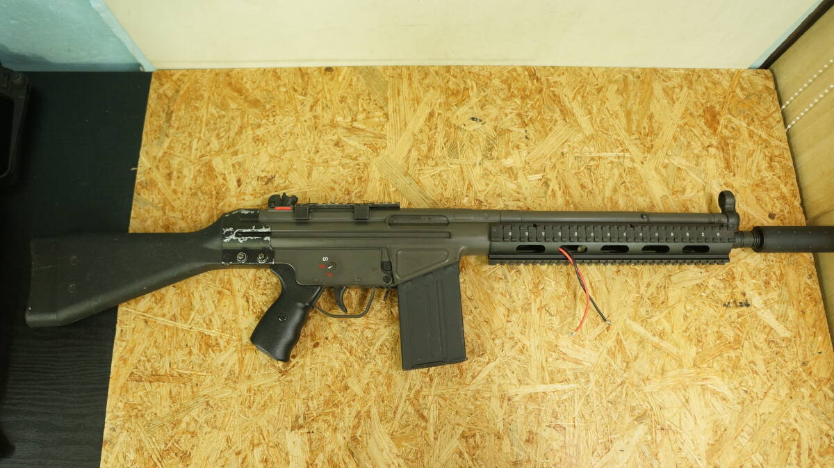東京マルイ G3 SG1 / 東京マルイ M16 A2 / DBOYS M4 CASV 電動ガン ジャンク品3点まとめ　傷、汚れ有_画像9