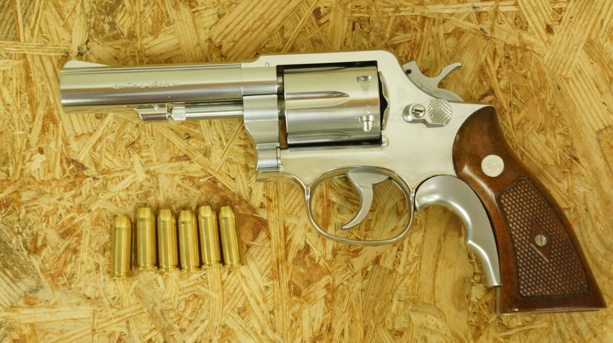 コクサイ S&W Ｍ65 ４インチ シルバーメッキモデル モデルガン　中古品　多少の傷有_画像2