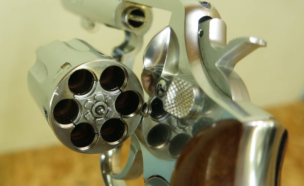 コクサイ S&W Ｍ65 ４インチ シルバーメッキモデル モデルガン　中古品　多少の傷有_画像9