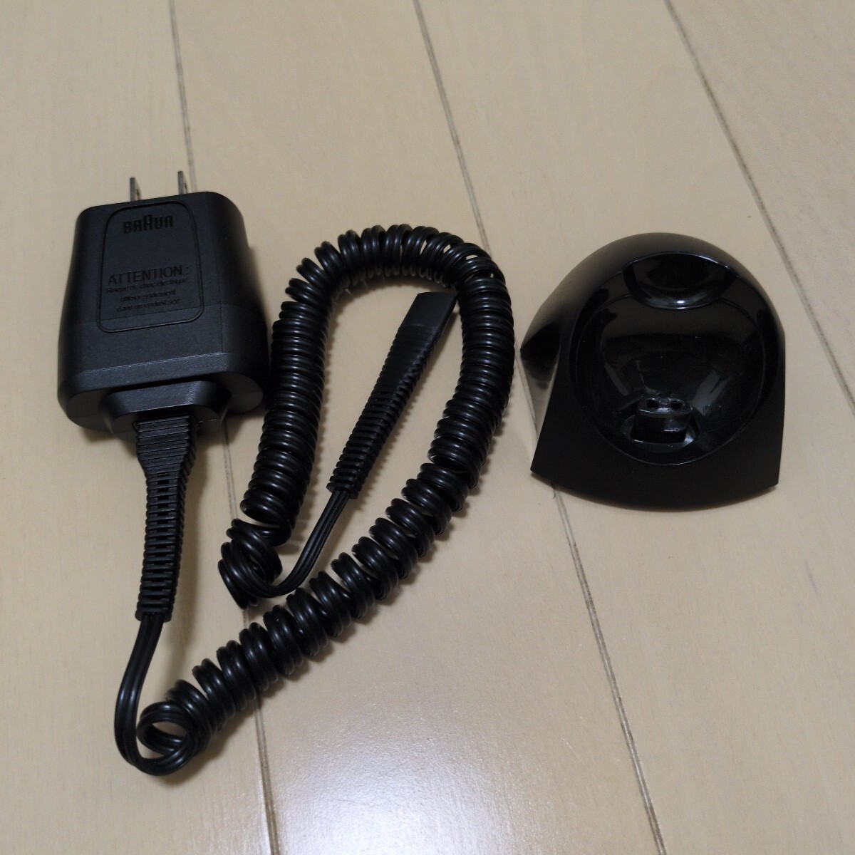 即決☆ ブラウン　電動(dòng)シェーバー用　充電スタンド　5784+電源コード　S3　3080s用　Type 5210