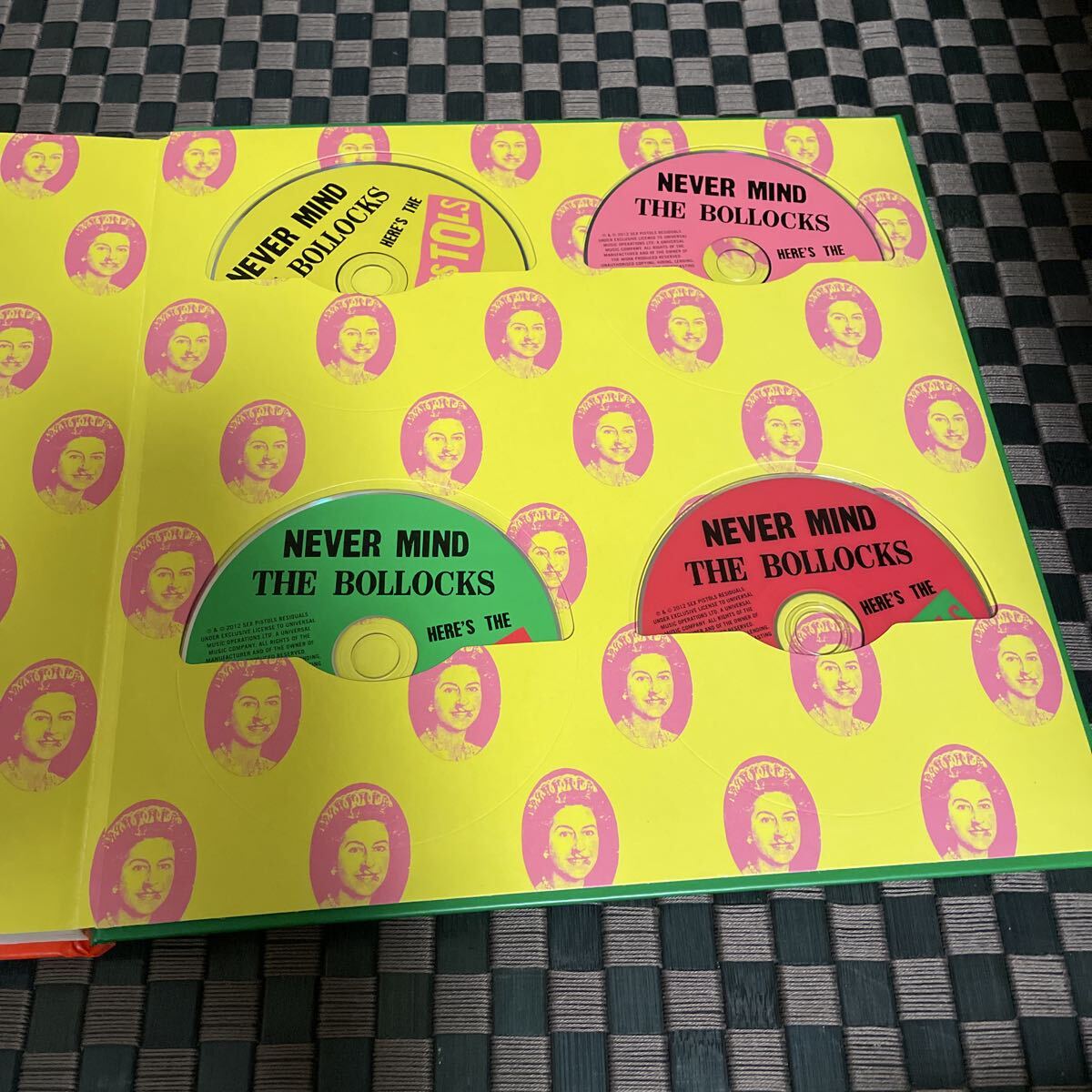 Sex Pistols never Mind the Bollocks 勝手にしやがれ BOX 輸入盤　35th anniversary edition セックス ピストルズ_画像3