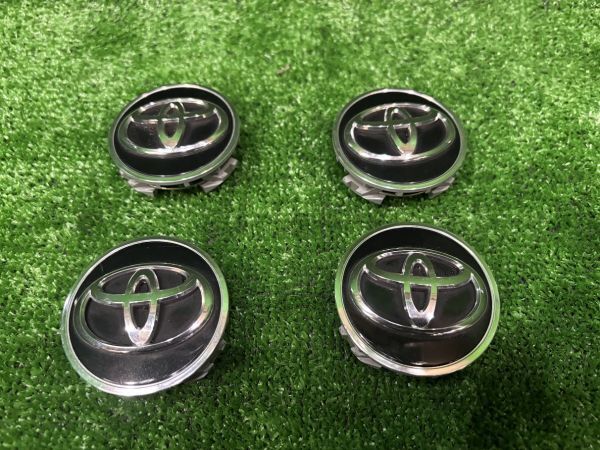 トヨタ純正アルミホイール用　センターキャップ　中古　4枚　（1台分）　30系アルファード　トヨタ純正_画像1