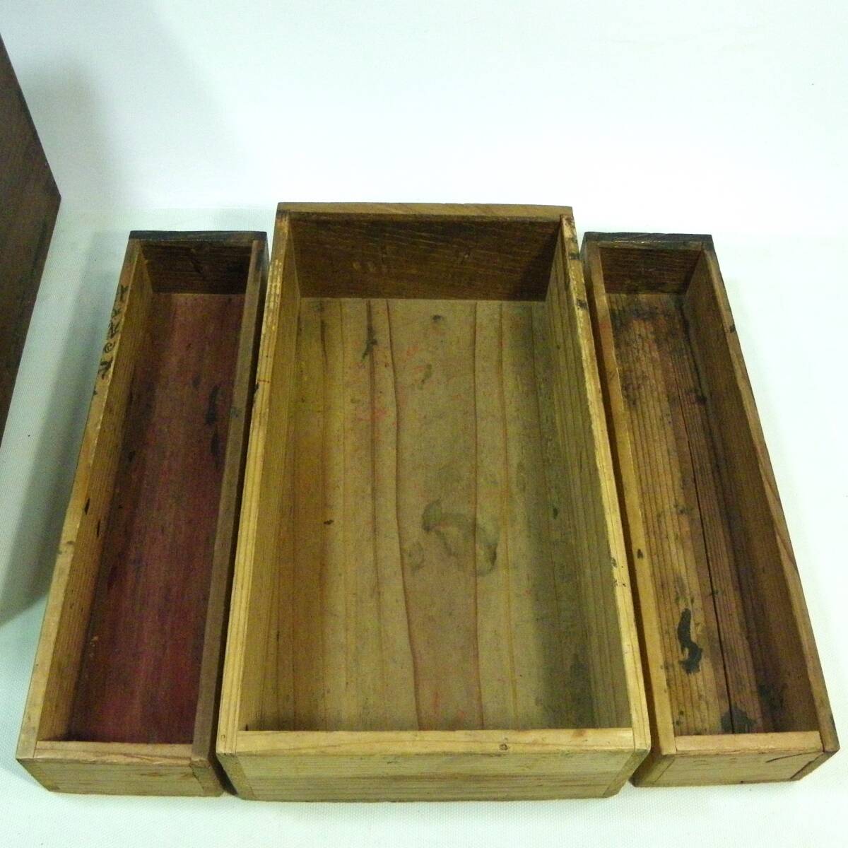 ゆうパック.80サイズ送料記載済み　硯箱 木製 アンティーク レトロ 古民具 時代物　硯箱　引き出し付き.箱　ジャンク（赤枠.楽）_画像7