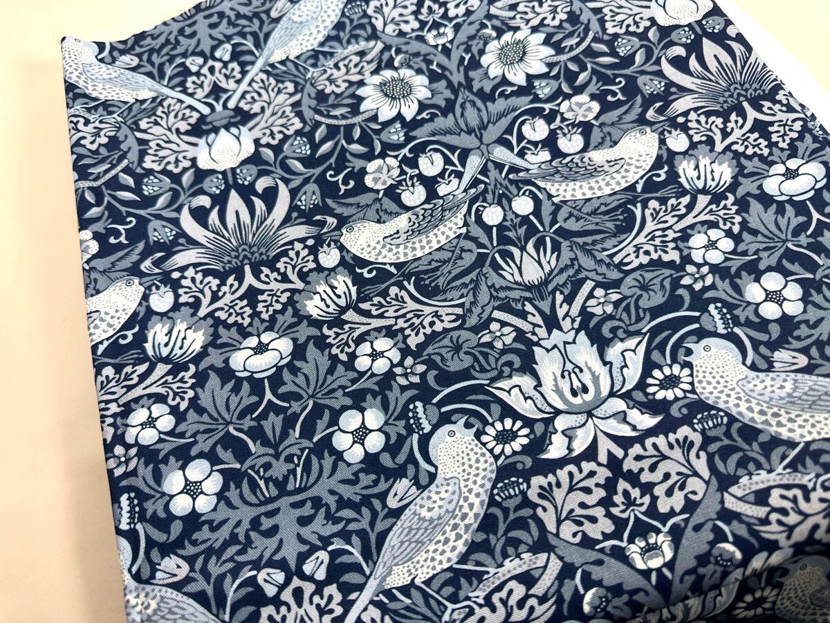 USAシーチング綿100%生地幅110cm×50cm.鳥と花.2247_画像2