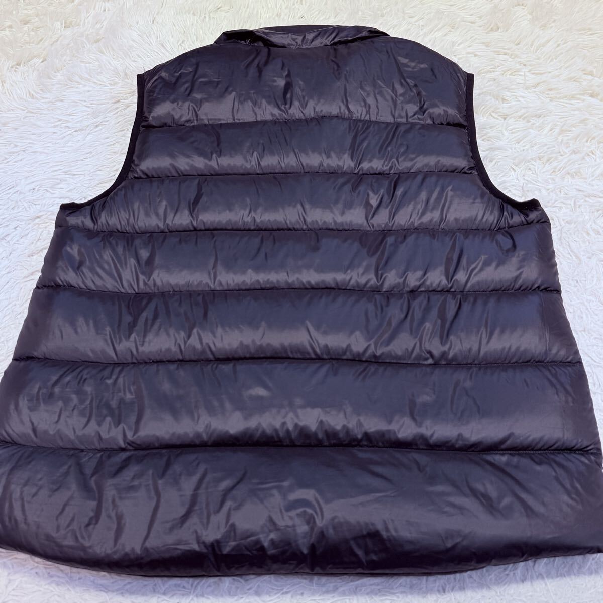 【美品】EMPORIO ARMANI エンポリオアルマーニ ダウンベスト キルティング EA7 ロゴプリント 肉厚 M-L相当 ジャケット 黒 ブラック PGAI _画像3