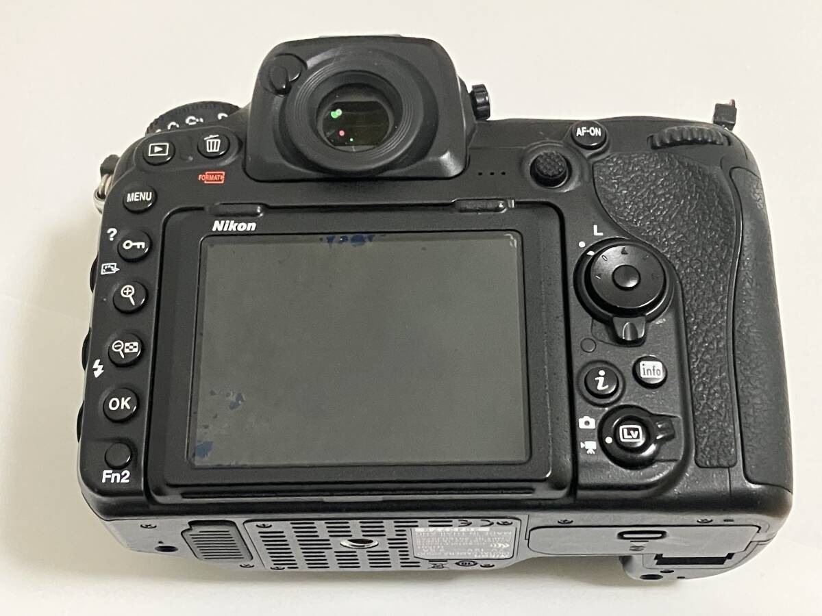 Nikon D500 ニコン ボディ 美品 元箱付 動作確認済 シャッター枚数 70062枚 一部 未使用品　EN-EL15a予備バッテリー付き_画像3