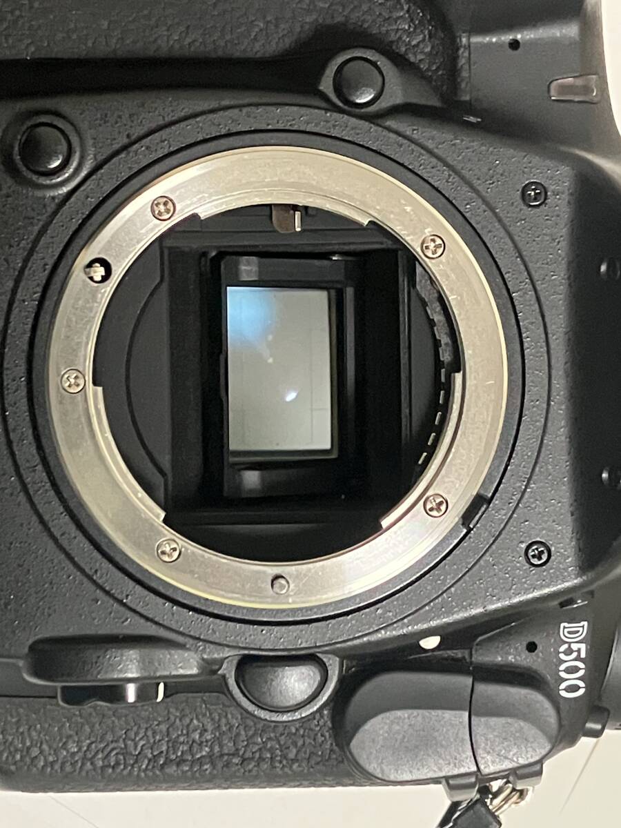 Nikon D500 ニコン ボディ 美品 元箱付 動作確認済 シャッター枚数 70062枚 一部 未使用品　EN-EL15a予備バッテリー付き_画像8