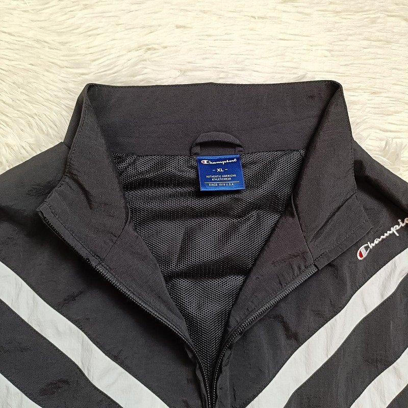 美品 Champion チャンピオン フルジップ ナイロンジャケット XL メンズ ブラック 黒 スポーツ 春秋 ブルゾン アウター クロスジャケット_画像3