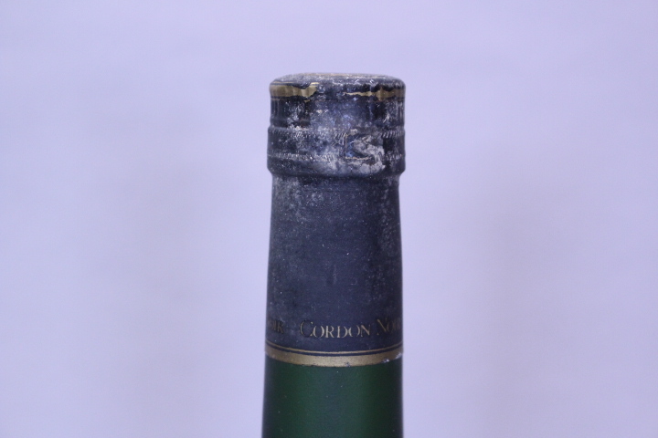 p-3490　未開栓古酒　MARTELL マーテル CORDON NOIR コルドンノアール NAPOLEON コニャック ブランデー　700mL _画像5