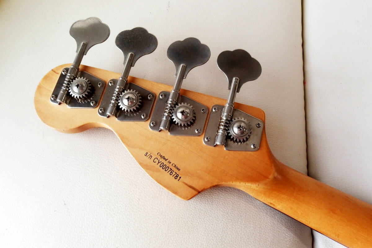 *SQUIER Jazz основа для ne Crows дерево гриф колок есть хорошая вещь 