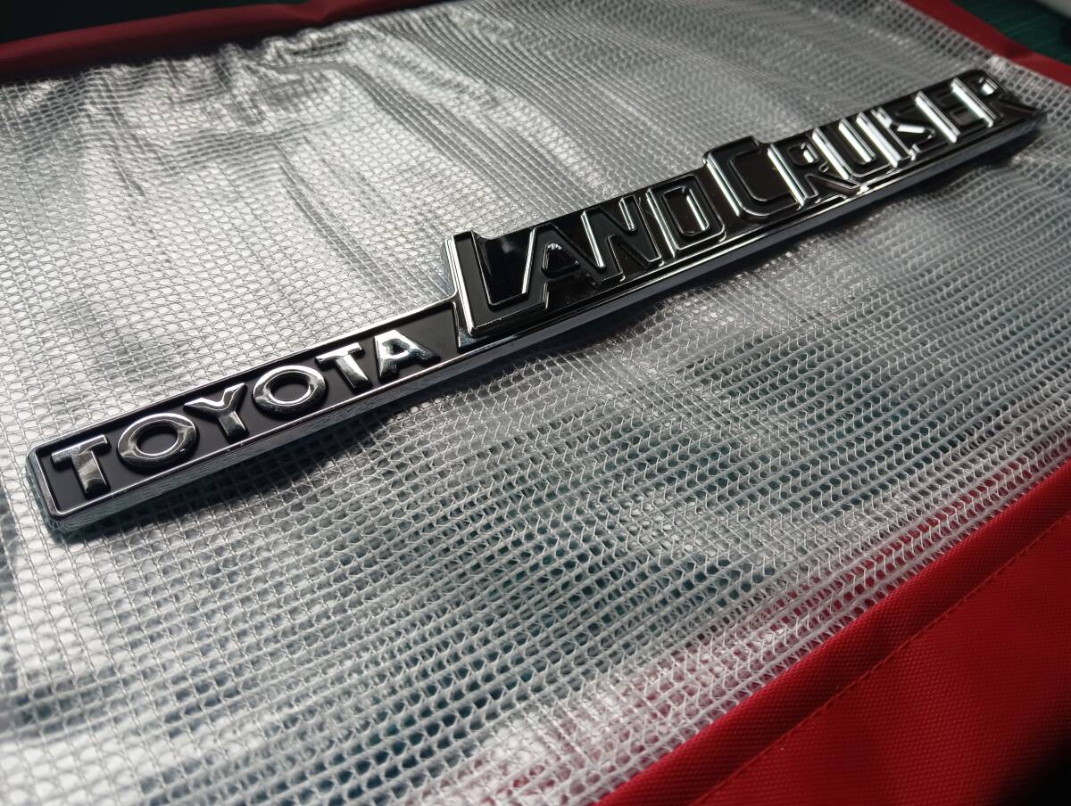 【ゆうパケット送料込】TOYOTA LAND CRUISER(トヨタ ランドクルーザー) 3Dエンブレム　黒／銀　レトロエンブレム_画像1