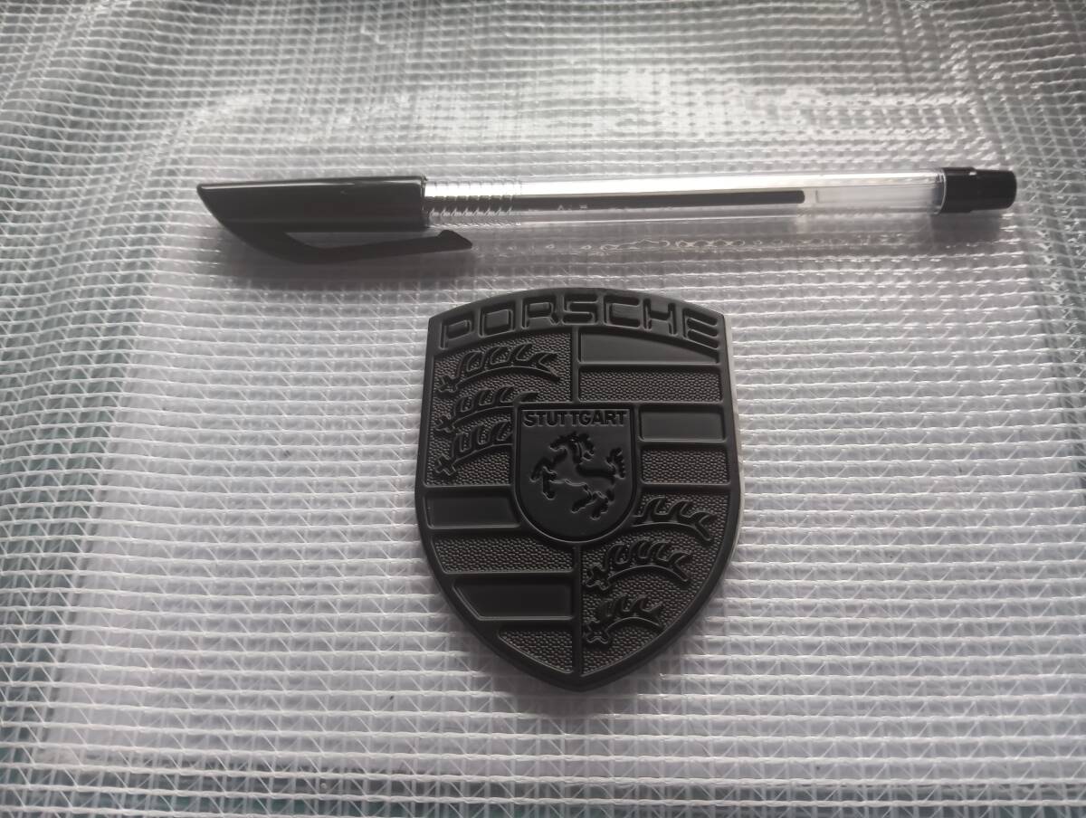 【ゆうパケット送料込】PORSCHE（ポルシェ） エンブレム　ブラック 　 911 718ケイマン ボクスター カイエン マカン　_画像2