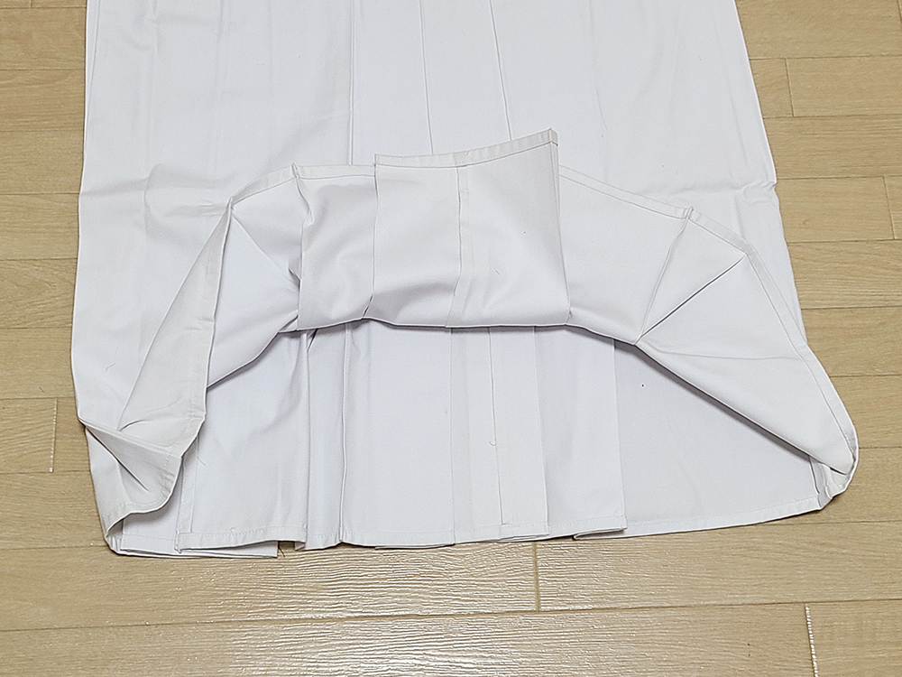 (22) белый hakama одноцветный hakama белый цвет .. храм . буддизм предметы для домашнего буддийского алтаря закон ... оборудование пачка