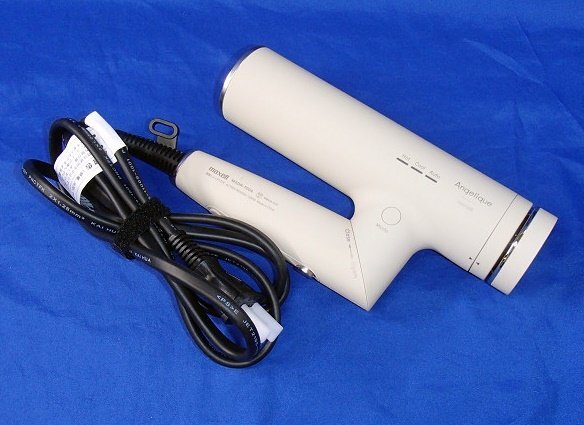 美品 マクセル プラズマイオンヘアドライヤー Angelique アンジェリーク MXDR-700A-BE ベージュ 24年製 美髪 パワフル コンパクト maxell_画像2