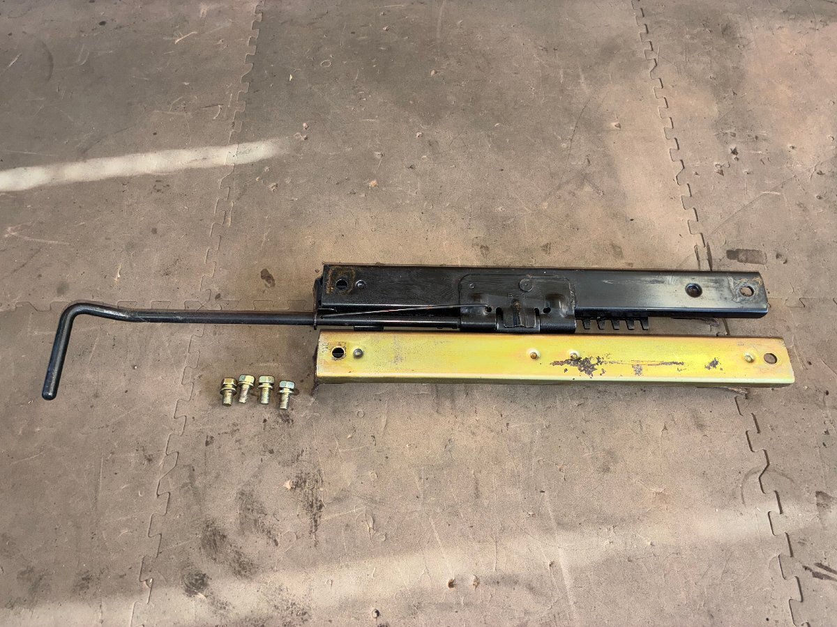 H5年　カプチーノ　EA11R　純正シートレール　助手席　中古品_画像1