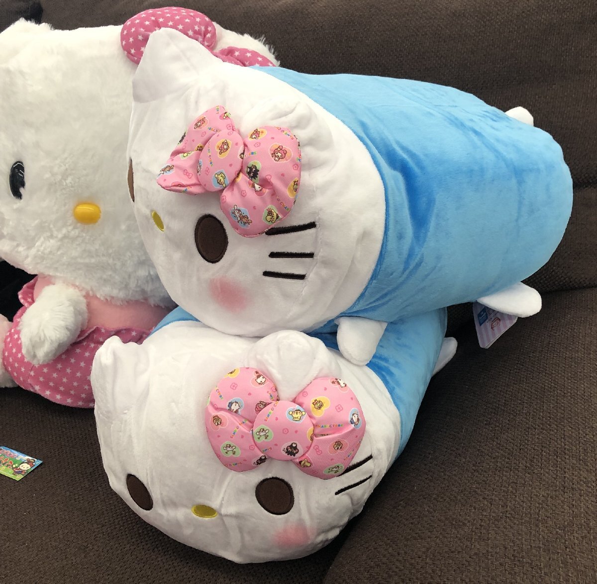 ●Hello Kitty ハローキティ グッズ おまとめ ぬいぐるみ クッション 枕 ストラップ マグカップ 小物入れ 引き出し メイクBOX_画像2