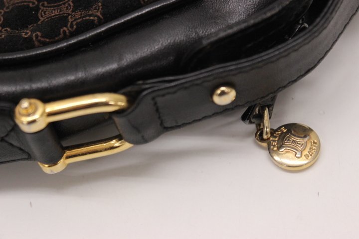 ○CELINE/セリーヌ マカダム スエード ショルダーバッグ ブラック【本物保証出品】ヴィンテージ_画像4