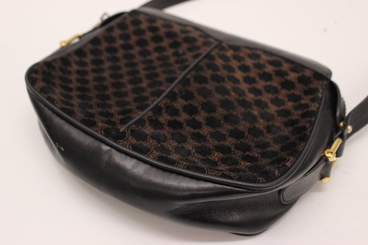 ○CELINE/セリーヌ マカダム スエード ショルダーバッグ ブラック【本物保証出品】ヴィンテージ_画像3
