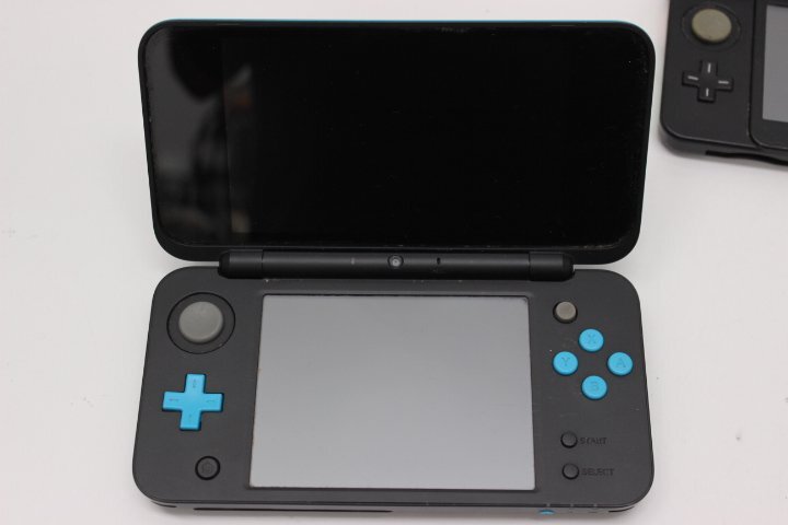 ○任天堂 DS 本體 3臺(tái)まとめて 共通純正充電器1個(gè)付 ジャンク扱い 通電OK Nintendo