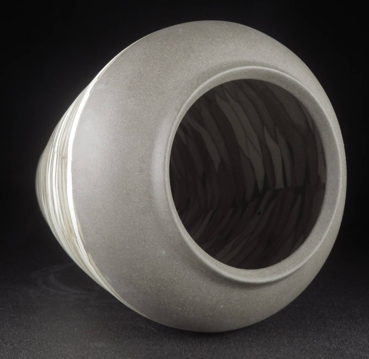 【SAKURAYA】高さ35.5cmの秀逸作品【練上壷/人間国宝 松井康成】壺 花瓶 花器 花入 作家 在銘 共箱 希少品 骨董品 古美術品 大型作品_画像7