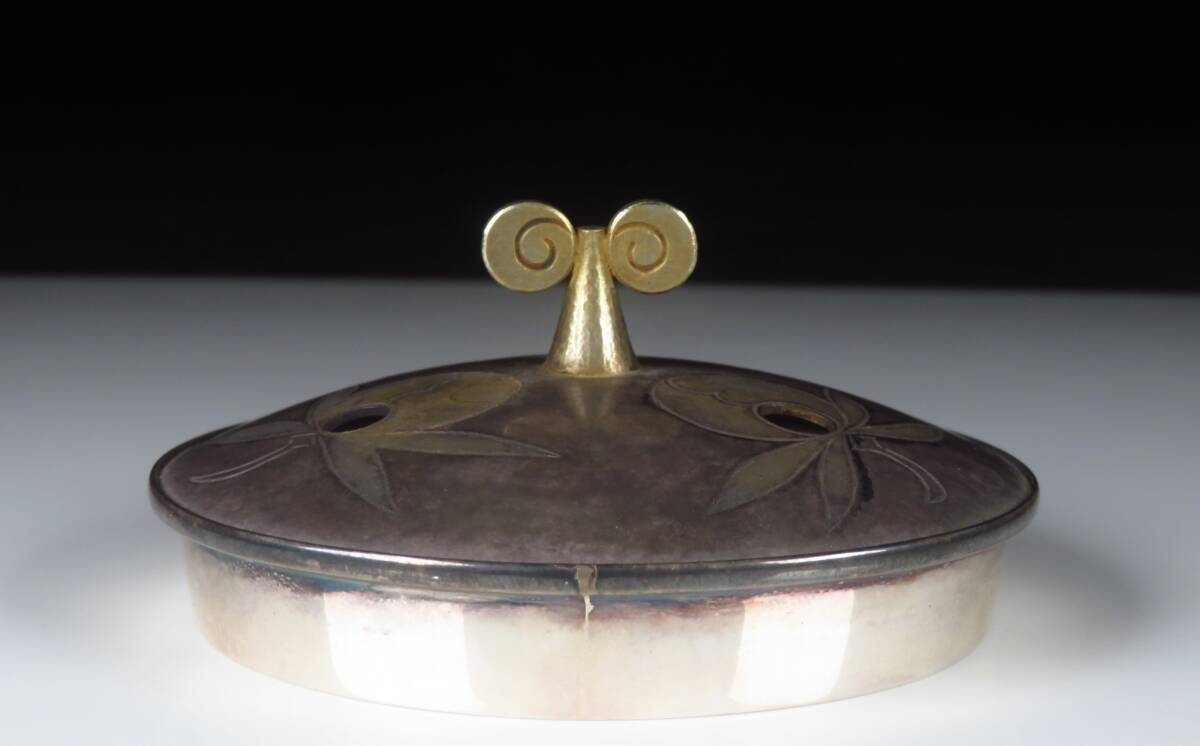 [SAKURAYA] редкий сам произведение [ Karatsu . селадон много ... документ курильница ( серебряный огонь магазин 92g/ Zaimei Kato . самец )/ 10 три плата средний . Taro правый ..].. автор Zaimei чайная посуда 