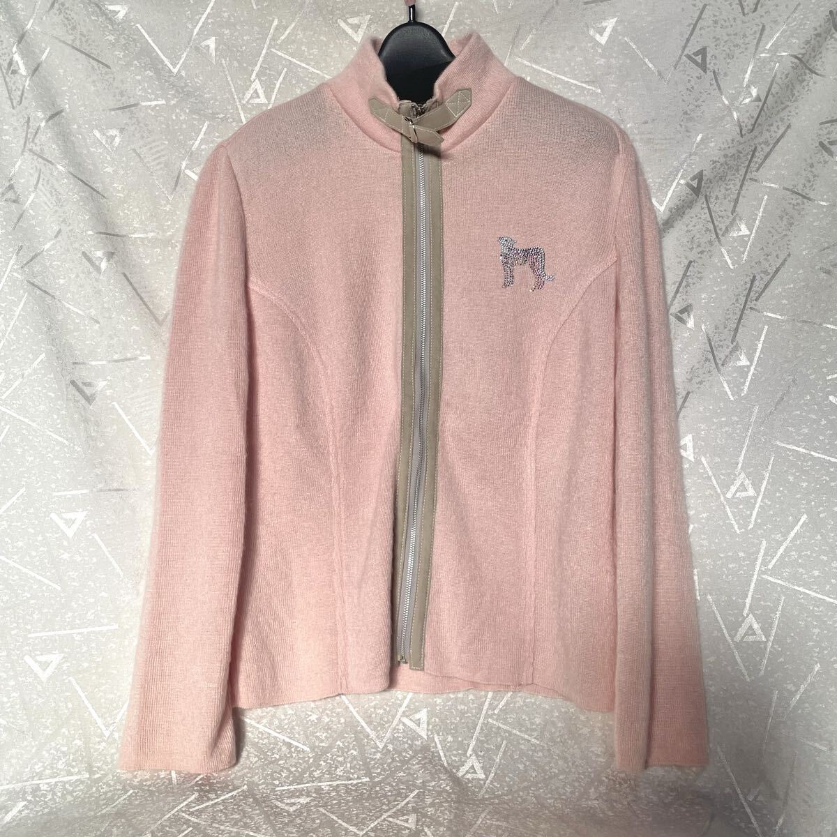 美品【伊太利屋】長袖 モヘア混 フロントジップジャケット 11号 ピンク色 ビジュー _画像1