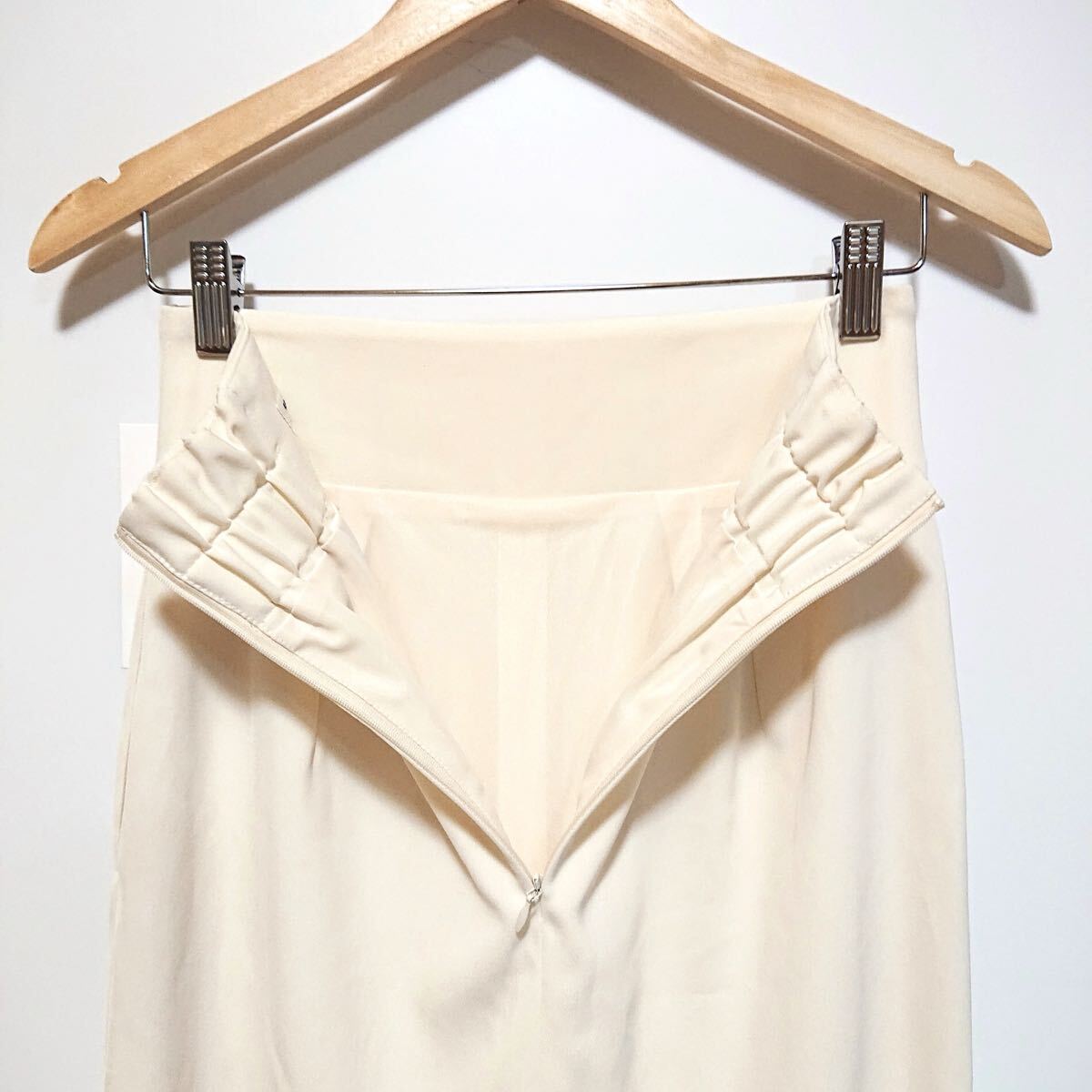 h4582gg タグ付 FRAY I.D(フレイアイディー）サイズ1(S位) ロングスカートオフホワイト レディース おしゃれ 前スリット ウエストゴム入り _画像6