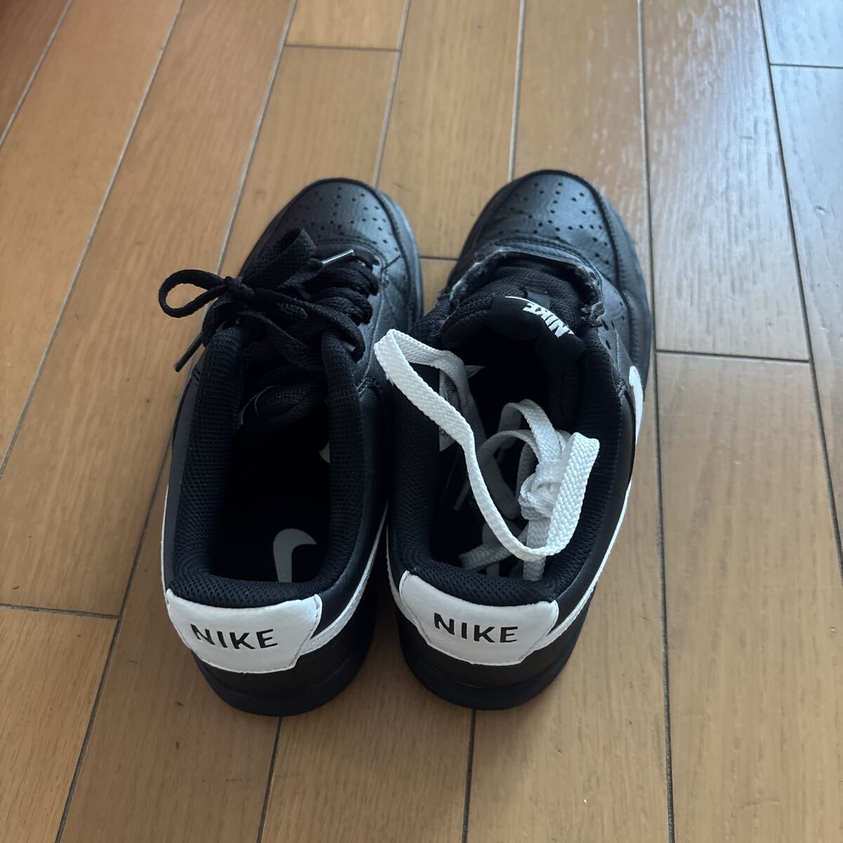 ナイキ NIKE スニーカー　24.5 ブラック　美品　_画像2