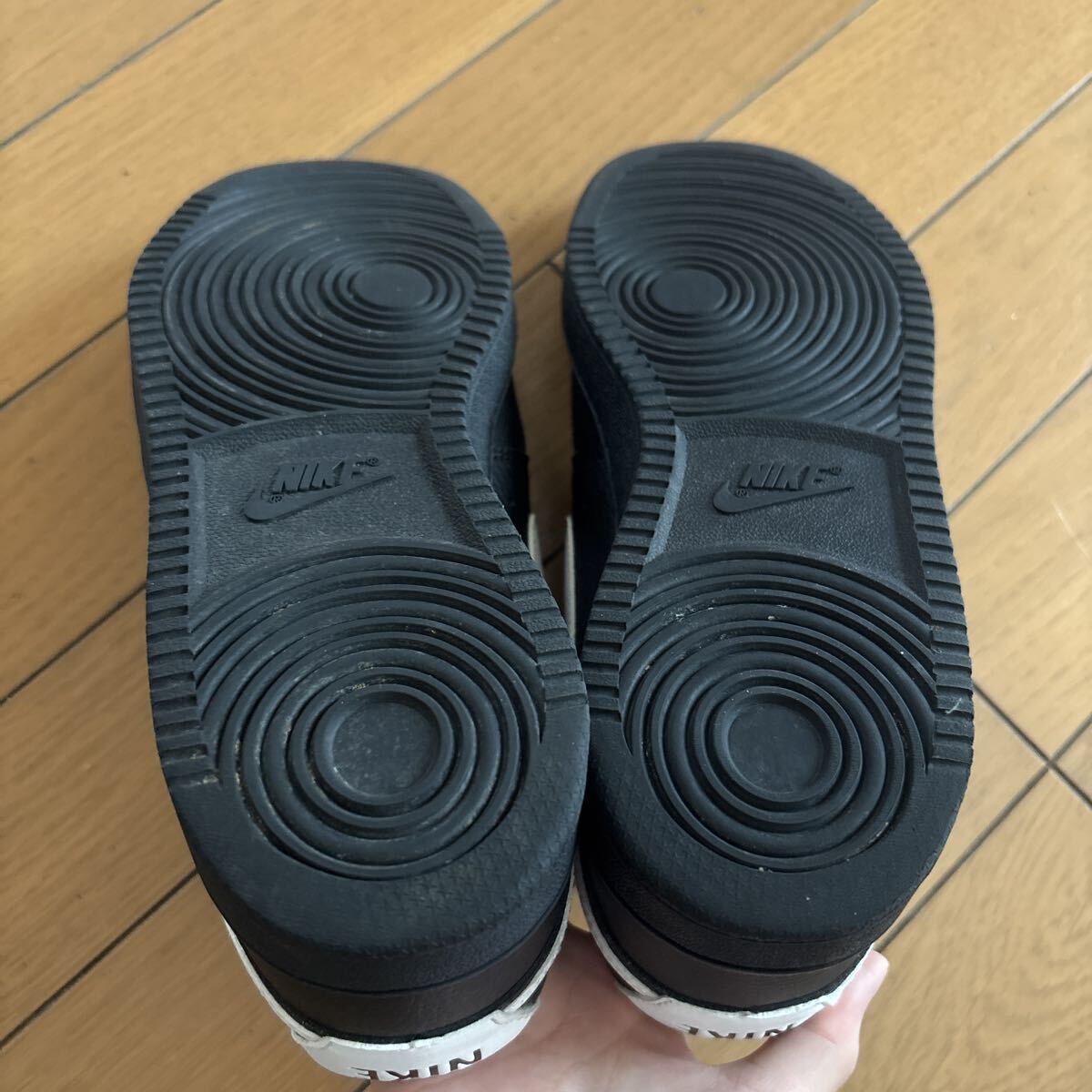 ナイキ NIKE スニーカー　24.5 ブラック　美品　_画像3