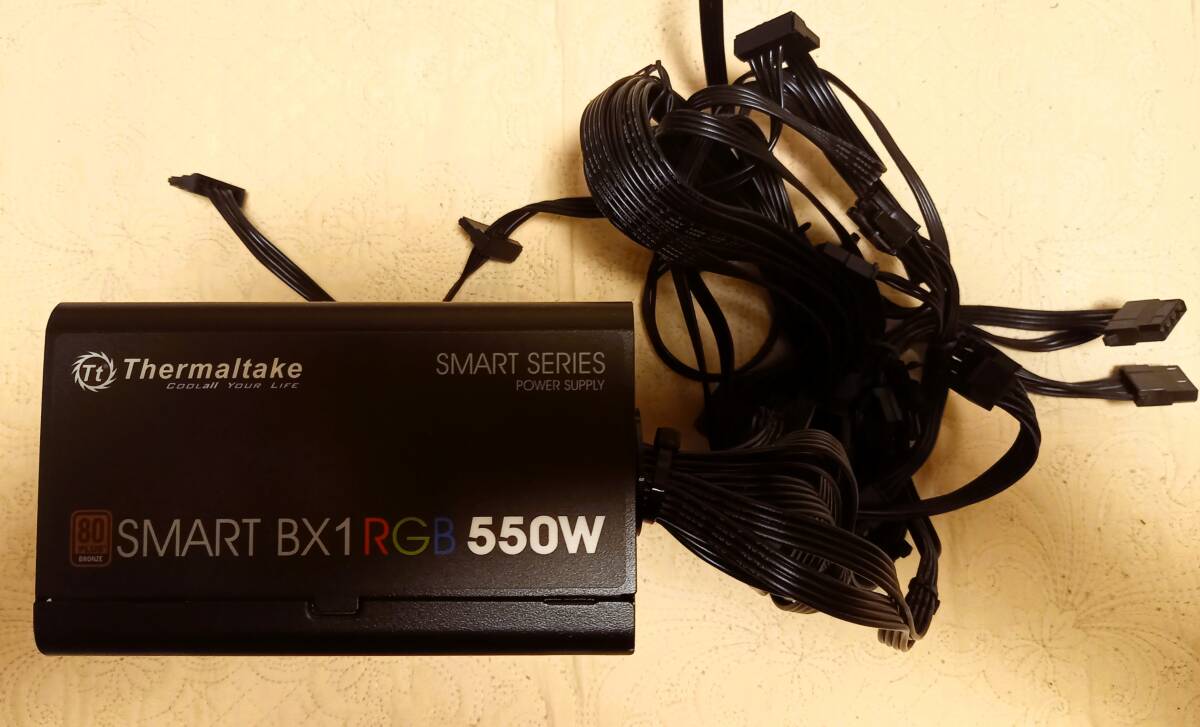 【送料込み】【自作PC・美品・中古・動作保証なし】Thermaltake 電源ユニット (550W) SMART BX1 RGB【本体のみ】_画像2
