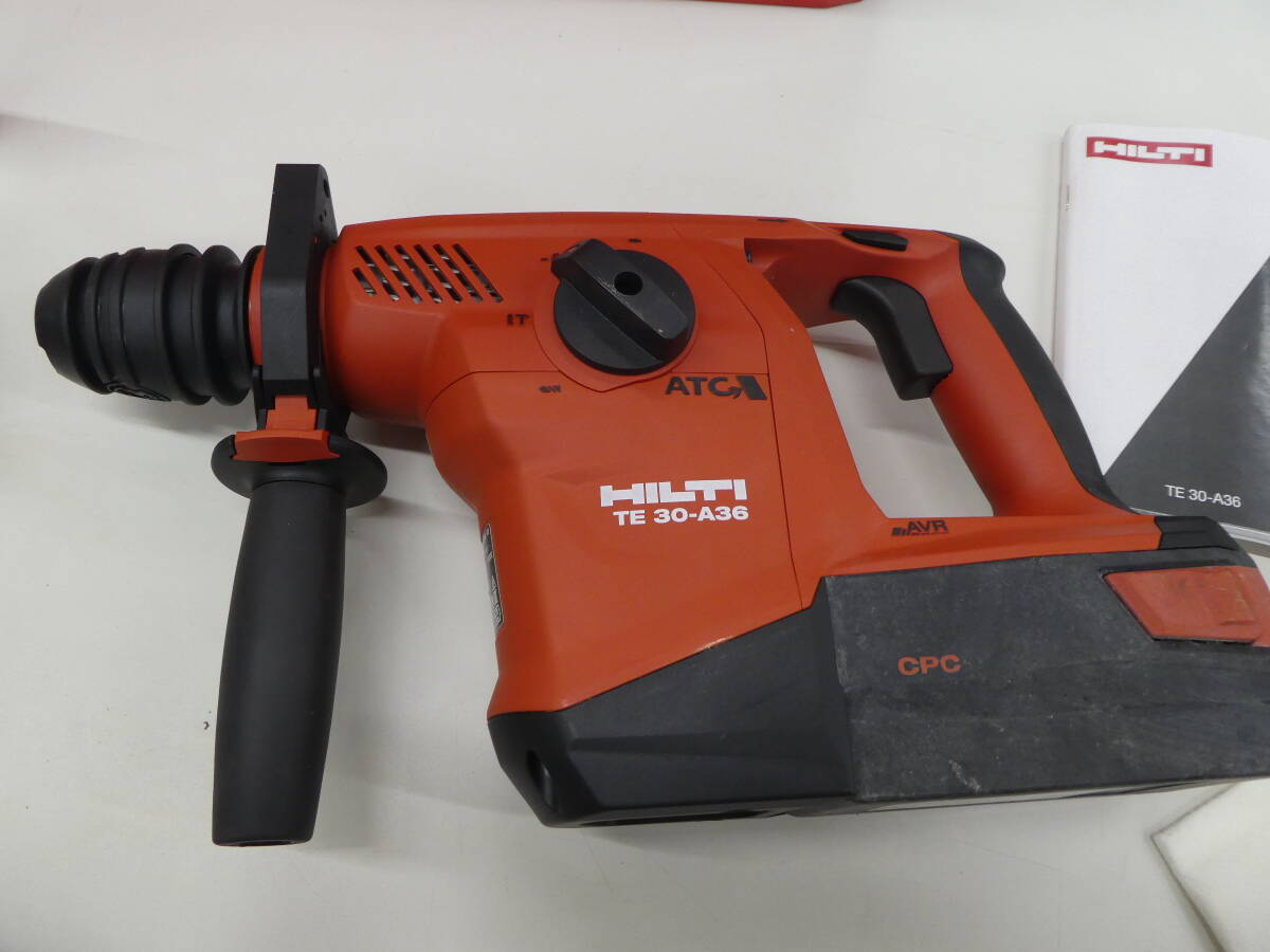 ☆ HILTI ヒルティ 充電式ロータリーハンマードリル TE30-A36 バッテリー2個付き 動作品 1円スタート ☆_画像2