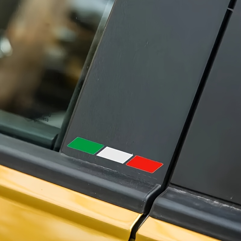4枚セット ステッカー イタリア国旗 車用 シール 7cm イタリア国旗 ビニール 防水 おしゃれ 貼り付け 窓用 バイク ノートパソコン t9010_画像2