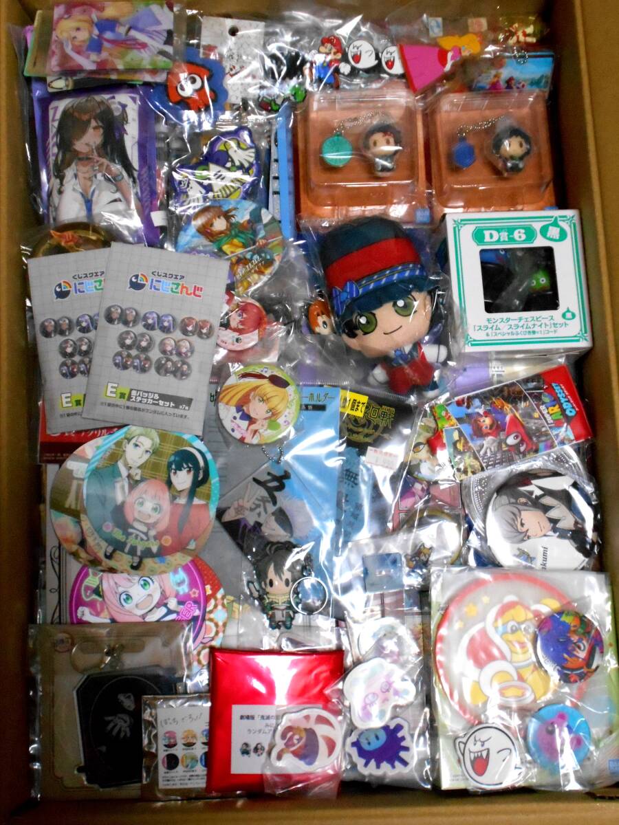 ① 130サイズ 大量 まとめ アニメ ゲーム コミック グッズ 雑貨 セット 缶バッジ 紙類 アクリルスタンド アクスタ アクキー キーホルダー_画像1