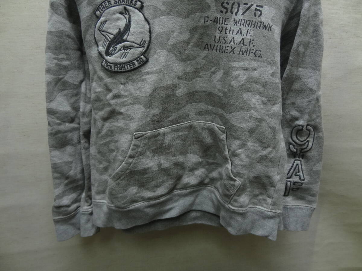 全国送料無料 アビレックス AVIREX 上野商会製 子供服キッズ男の子 ワッペン&刺繍 迷彩総柄プリント入り スウェットプルパーカー 140_画像4